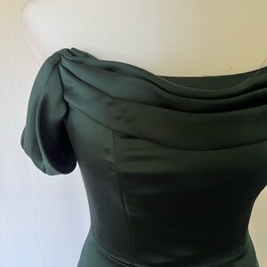 Dessy Collection Elegant Green Satin Evening Gown - Size: 0R